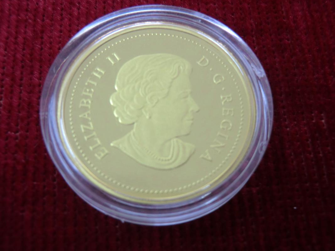 24ct gold Royal Canadian Mint CA$200 coin. 1ozt. / 31.6g. "Royal Generations" 2014. Cased, proof - Image 3 of 3