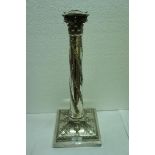 Good quality Edwardian silver-plated column with decoration of oak leaves and acorns, urns and