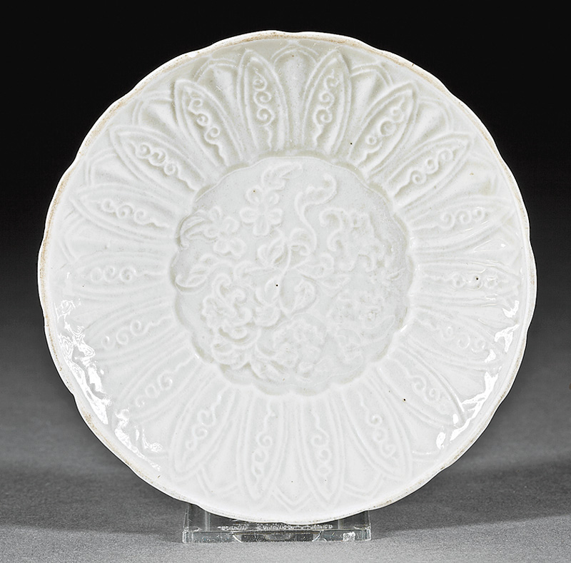 Chinese White Glazed Porcelain Foliate Rim Dish