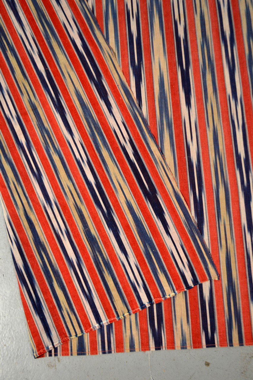 Attractive striped cotton cover, the very narrow stripes woven with an ikat design, probably - Image 3 of 9