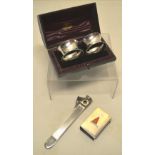 A pair of Victorian silver bead edge napkin rings. Makers Dowler & Sons, Birmingham 1887 cased and a