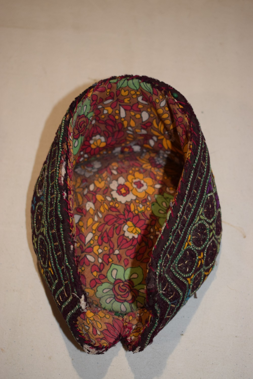 Six Sindhi Baluchi topi (caps), embroidered in coloured silks, metal threads and shisha-work ( - Image 28 of 30