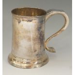 A good silver George III tankard with S-scroll handle and reeded rims,