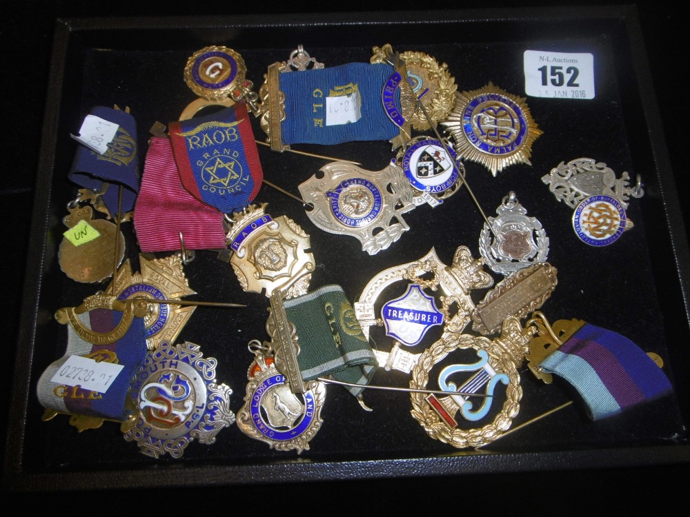 SEVENTEEN ASSORTED HM SILVER MEDALS