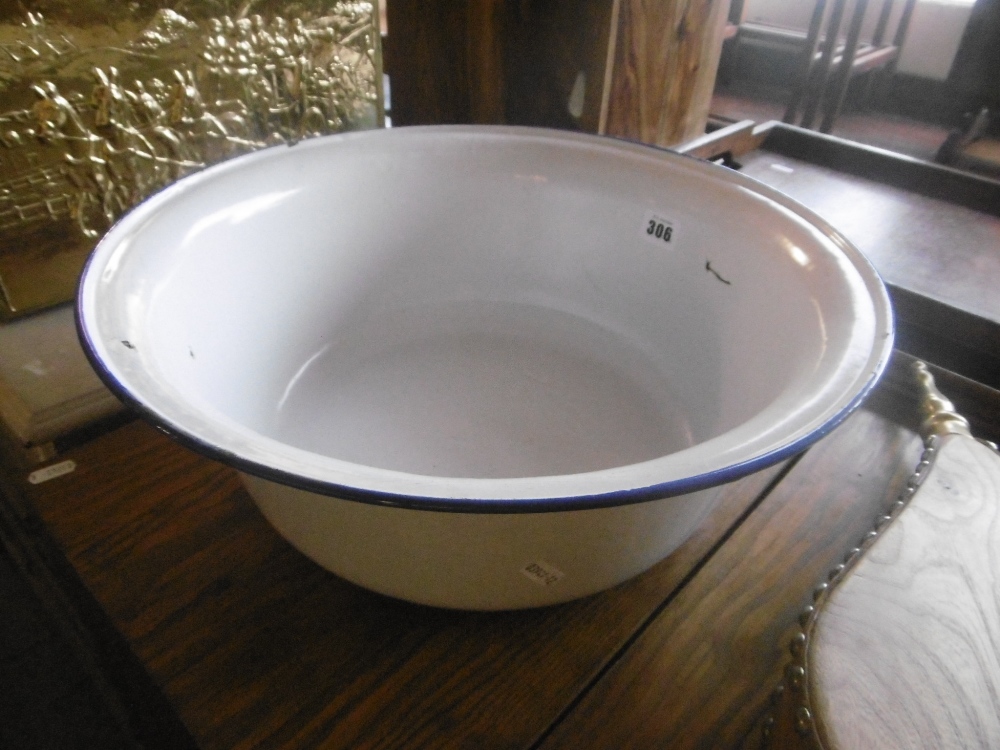 ENAMEL BOWL