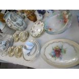 A QUANTITY OF CHINA WARE