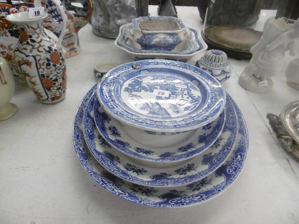 COLLECTION OF BLUE AND WHITE CHINA
