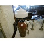 A 1930'S TABLE LAMP,