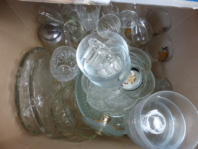 Box of mixed glassware including fruit bowls