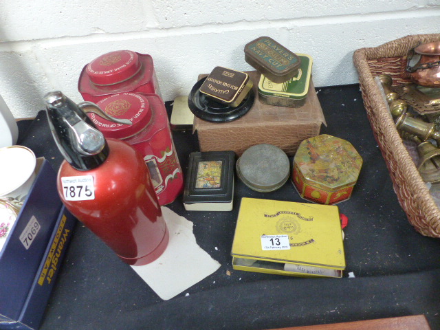 Quantity of tins and a soda syphon