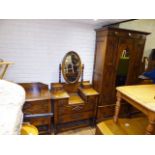 OAK THREE PIECE BEDROOM SUITE. Oak three piece bedroom suite with barleytwist supports and oval
