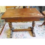 FOLDING TOP TABLE. Oak folding top dining table with turned legs
