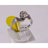 18CT DIAMOND RING. 18ct white gold vintage diamond solitaire ring, size I