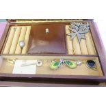 JEWELLERY CASE AND CONTENTS. Leather jewellery case with costume jewellery contents including