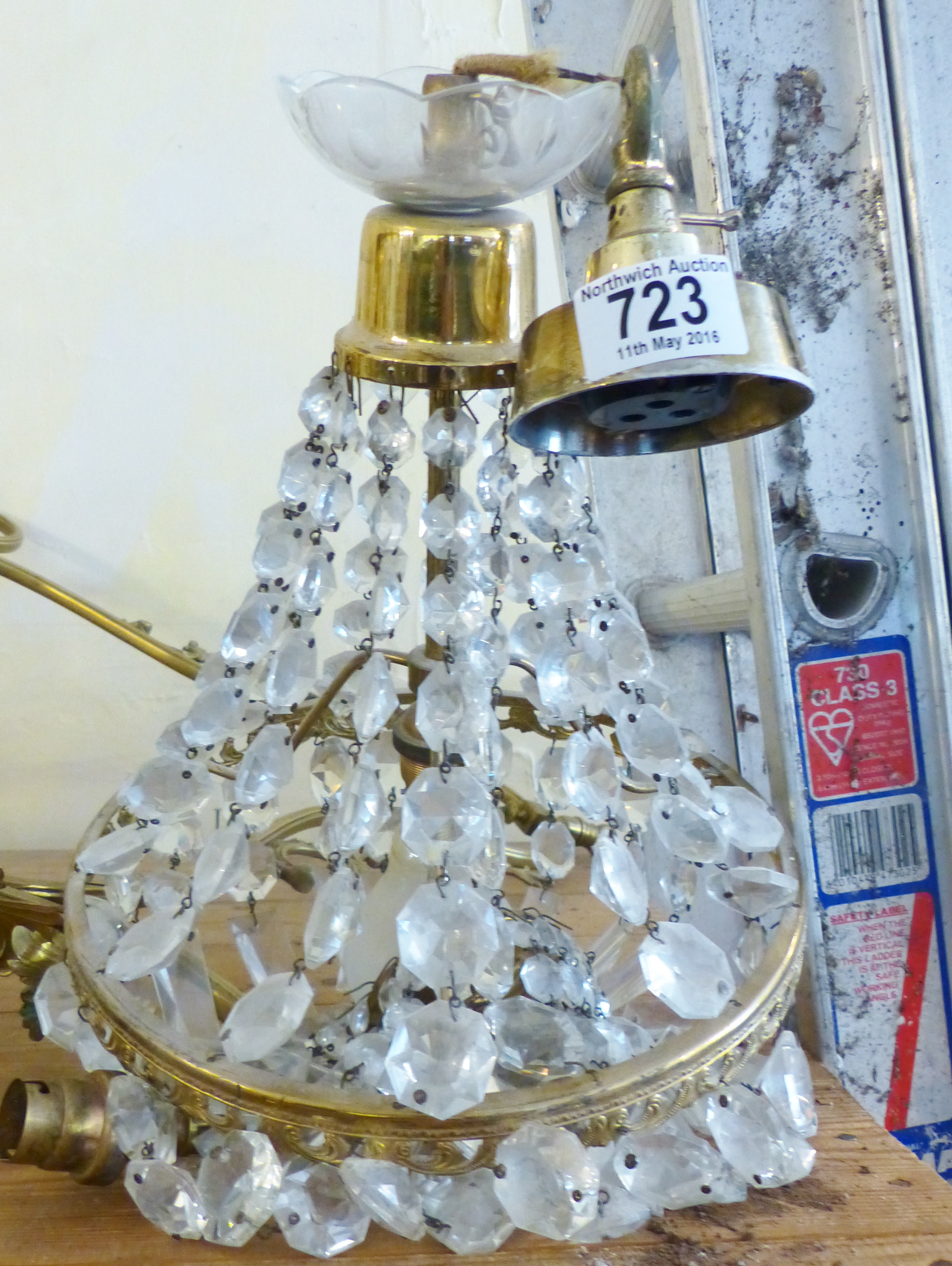 BRASS LIGHT FITTING. Vintage brass ceiling light fitting with crystal droplets