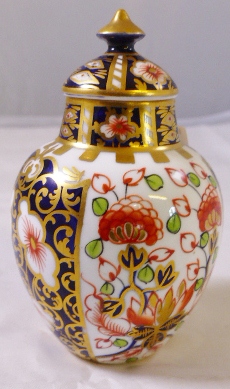 ROYAL CROWN DERBY. Royal Crown Derby small lidded Imari vase, H ~ 11cm