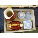 CARLTON ROUGE ROYALE. Two Carlton Rouge Royale items and three Wedgwood pots