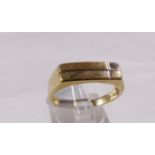 9CT SIGNET RING. 9ct gold gents signet ring with diamond set corner, size S