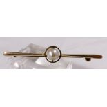 9CT PEARL BROOCH. 9ct gold pearl brooch