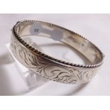 SILVER HINGED BANGLE. Sterling silver vintage 1977 hinged bangle