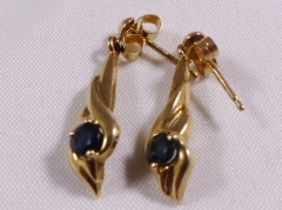 9CT SAPPHIRE EARRINGS. 9ct gold sapphire drop earrings