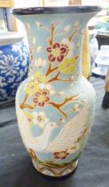 LARGE VASE. Large Chinese Doves Of Peace vase, H ~ 31cm