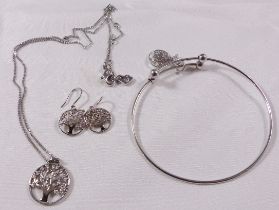 SILVER BRACELET SET. Silver bracelet with matching earring and pendant set