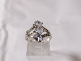 DRESS RING. Three stone silver dress ring