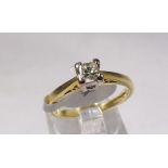 18CT DIAMOND SOLITAIRE RING. 18ct gold 0,23ct princess cut diamond solitaire ring, size L/M