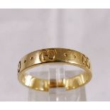18CT GUCCI RING. 18ct gold Gucci ring, size P, 4g