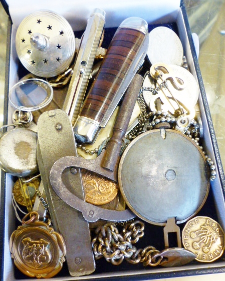 MIXED COLLECTABLES. Mixed box of collectables including watch keys, coins and chains