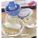 CERAMICS AND SILVERPLATE. Quantity of ceramics and silver plated bowls