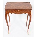 PETIT BUREAU ECRITOIRE DE DAME LOUIS XV En marqueterie toute face, en placage de bois de violette