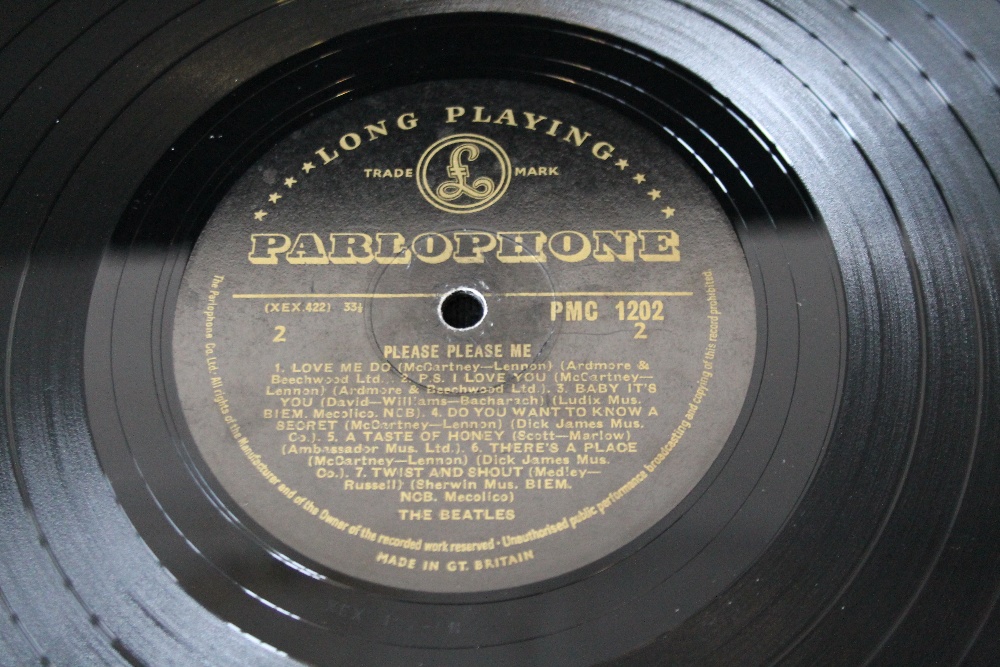 THE BEATLES - PLEASE PLEASE ME 1ST PRESSING - Very well presented 1st mono pressing of the debut - Image 4 of 4