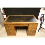 EDWARDIAN DESK - an oak Edwardian desk (