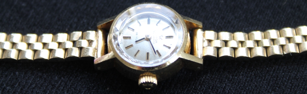 OMEGA LADIES WATCH - an 18ct yellow gold Omega Automatic De Ville ladies bracelet watch in full - Image 4 of 6