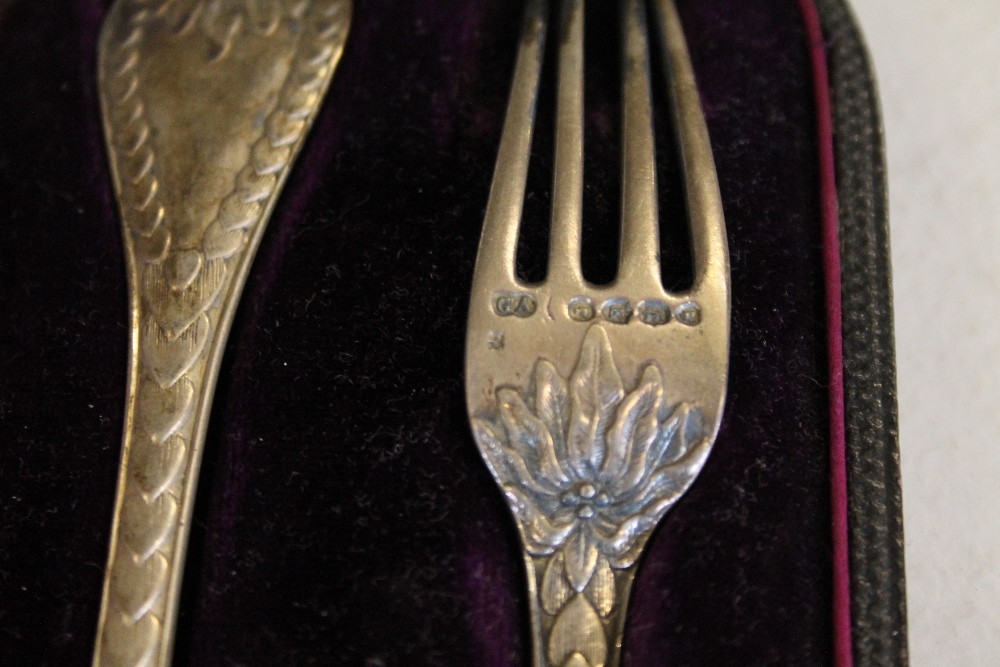 SILVER - a collection of silver items with hallmarks to include a boxed pair of napkin rings - Image 4 of 5