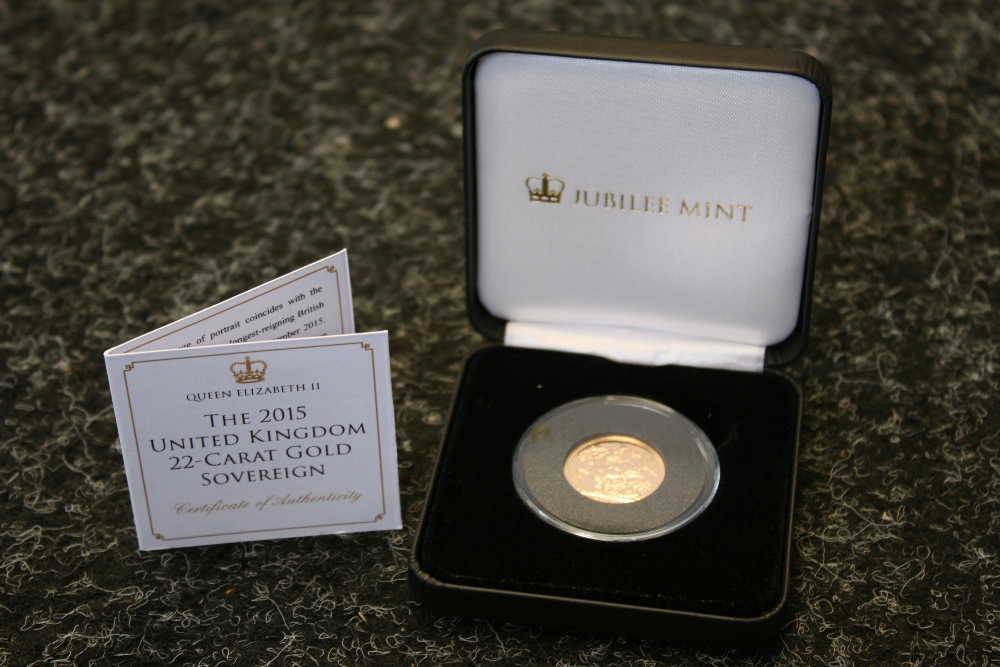 2015 SOVEREIGN - The 2015 United Kingdom 22-Carat gold sovereign coin boxed with certificate of