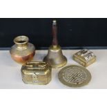 BRASSWARE - a collection of brassware items to include a vintage handbell with wooden handle,