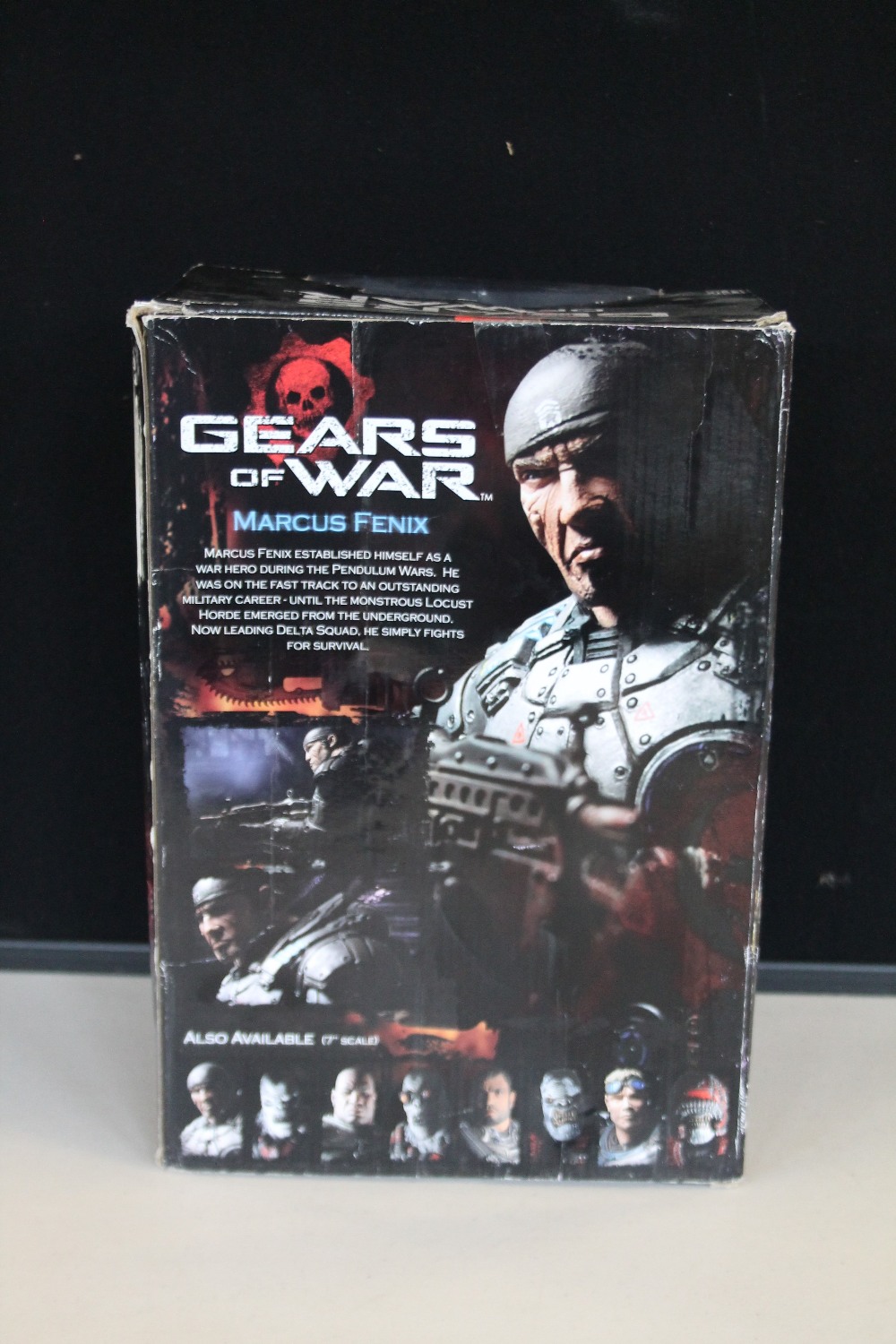 GEARS OF WAR FIGURINE - a NECA 12" Gears Of War GOW Marcus Fenix push button sound talking figurine - Image 3 of 3
