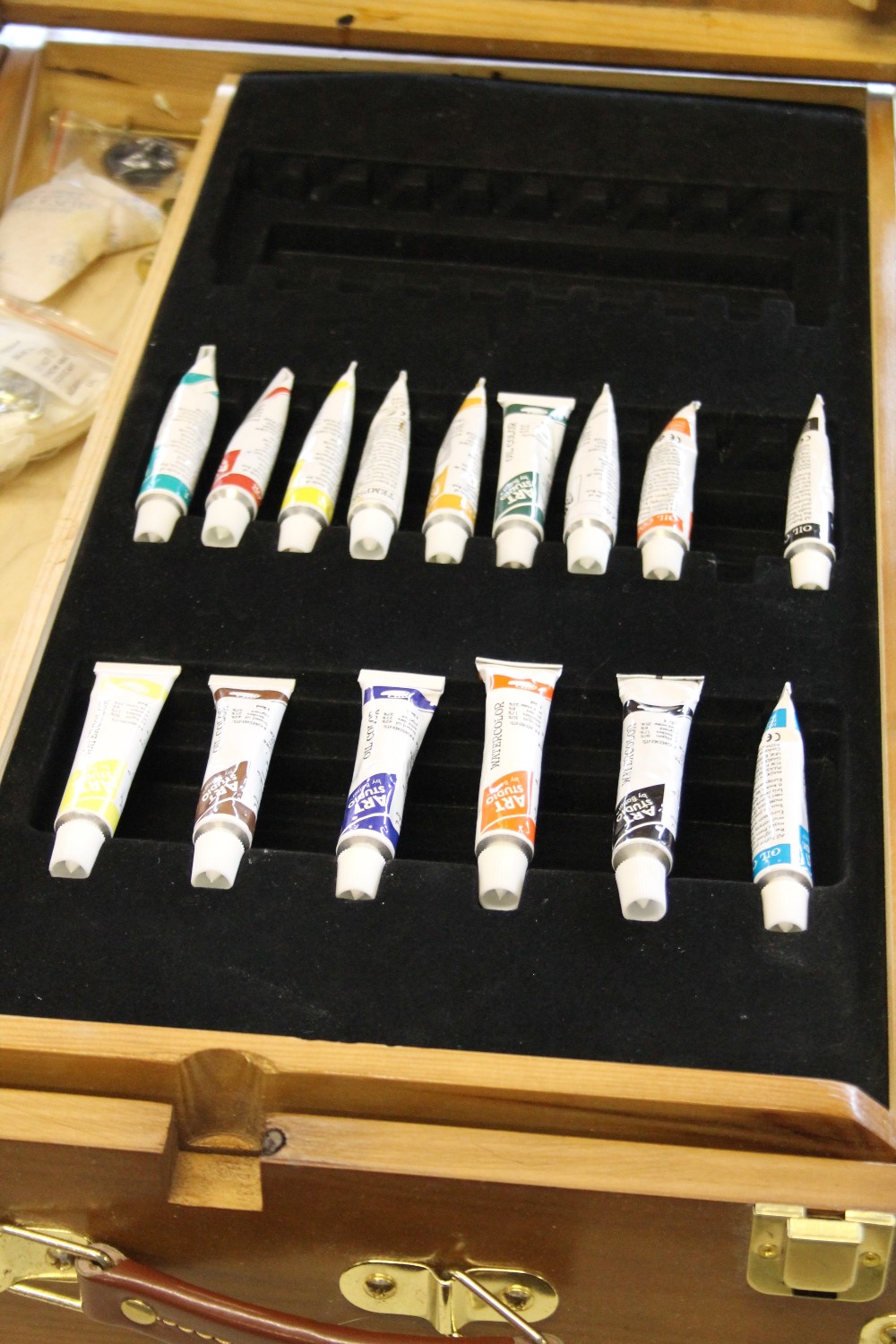 ARTISTS EASEL - a folding artist's easel to include a Winsor & Newton Acrylic Galeria 10 tube set, - Image 2 of 2