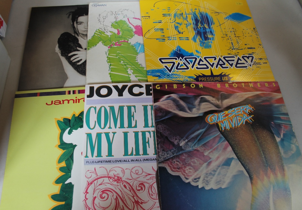 MIXED GENRE - Intriguing collection of around 100 x LPs and 12" singles, with a mix of pop, rock,