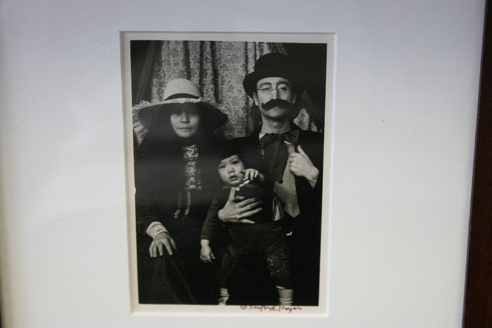 JOHN LENNON - extremely rare set of 5 original black and white photographs of John, - Image 5 of 7