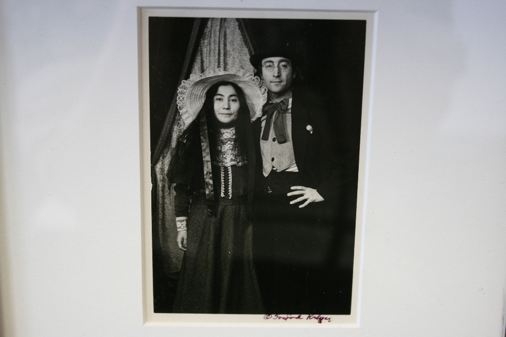 JOHN LENNON - extremely rare set of 5 original black and white photographs of John, - Image 3 of 7