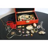 COSTUME JEWELLERY - a selection of costume jewellery to include a large 1960s necklace by Ralph