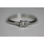 DIAMOND SOLITAIRE RING - very pretty Princess cut diamond solitaire (0.