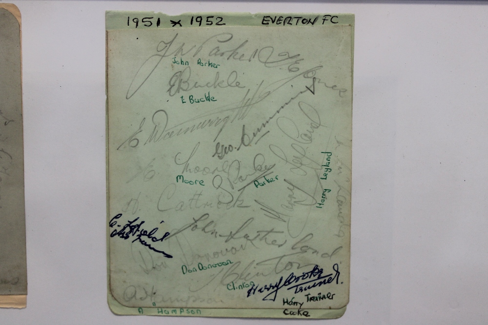 EVERTON FC - a framed display of two autograph sheets featuring the 1951-52 season squad including - Image 4 of 5
