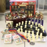 FOOTBALL COLLECTABLES - a collection of football related models and cards to include a boxed