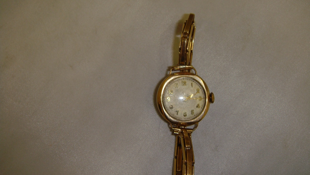 Vintage ladies wristwatch in 9 ct gold case with rolled gold strap - Image 2 of 2