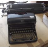 Royal Desk Top Manual Typewriter